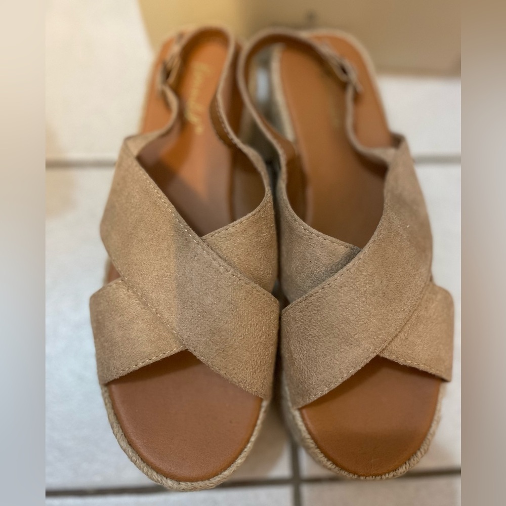 Bonnibel Tan Wedge Shoes 🤎